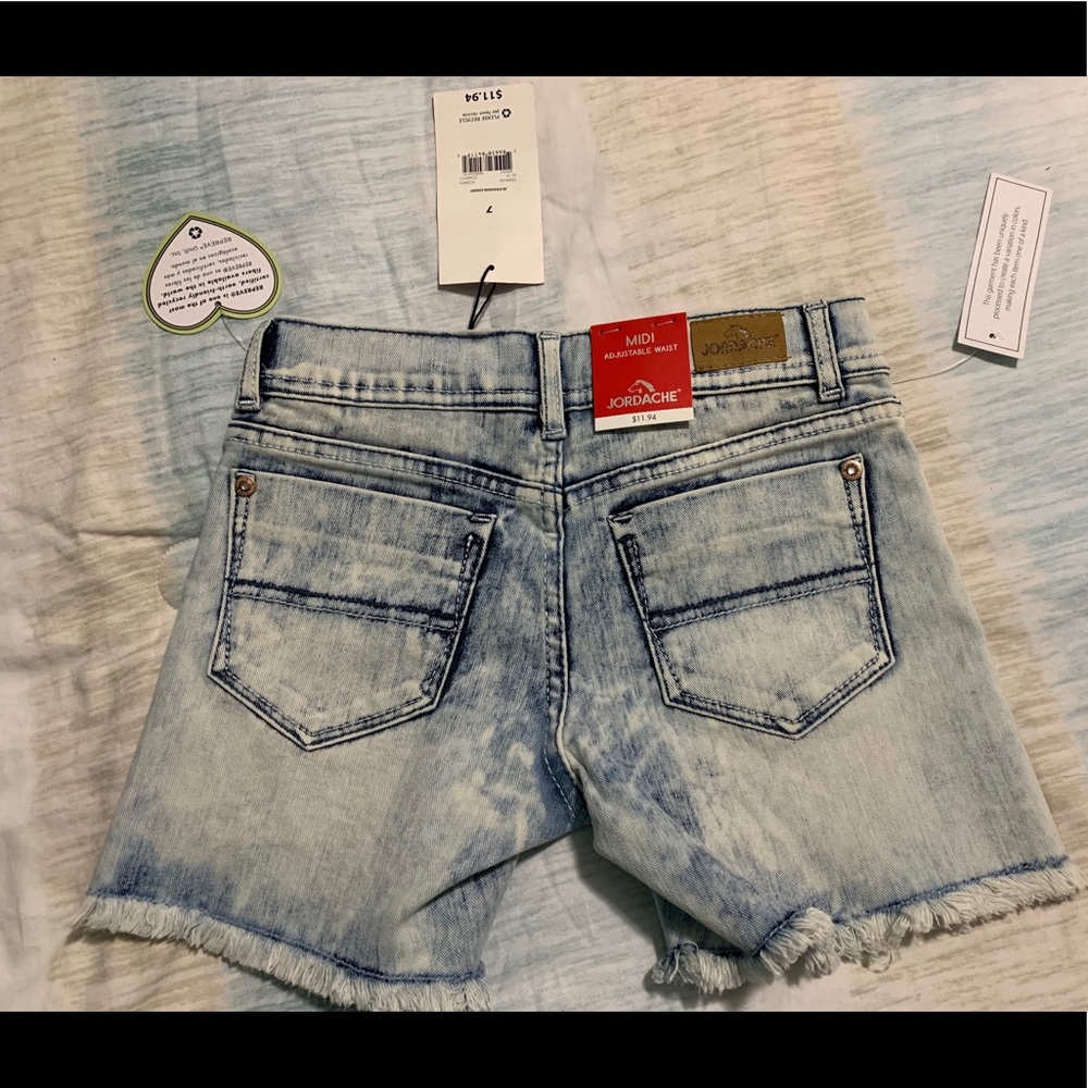 Little girls shorts - Picture 2 of 3
